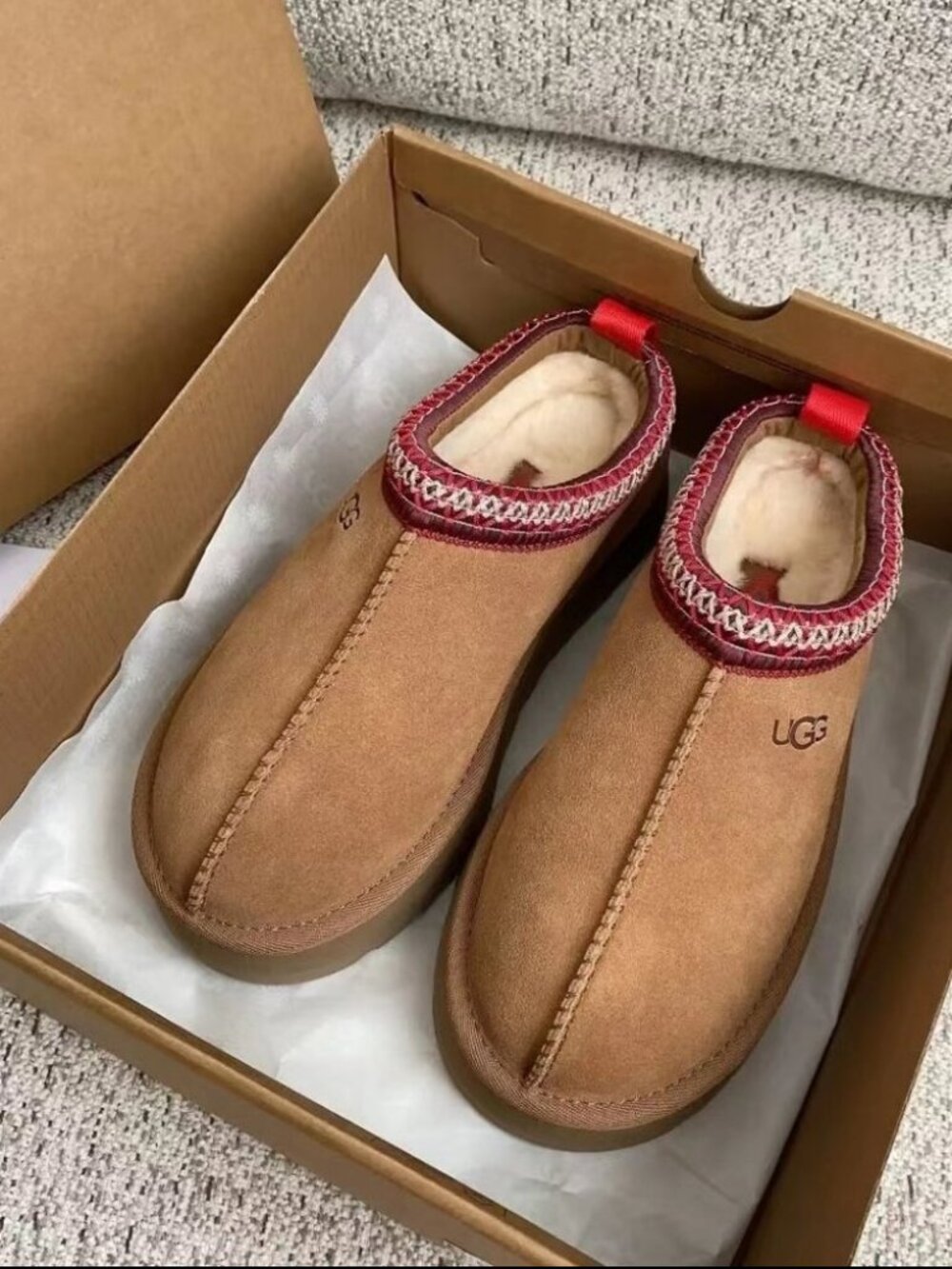 UGG Tazz Platform Slippers Chestnut Sandals